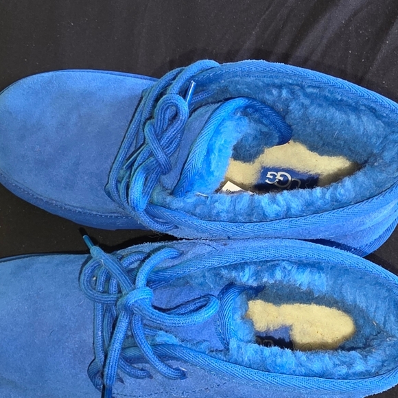 UGG